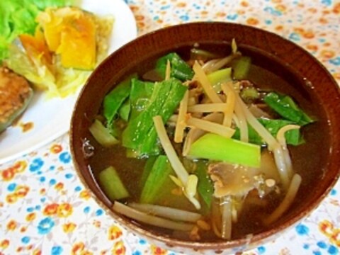 小松菜もやし干し椎茸の味噌汁